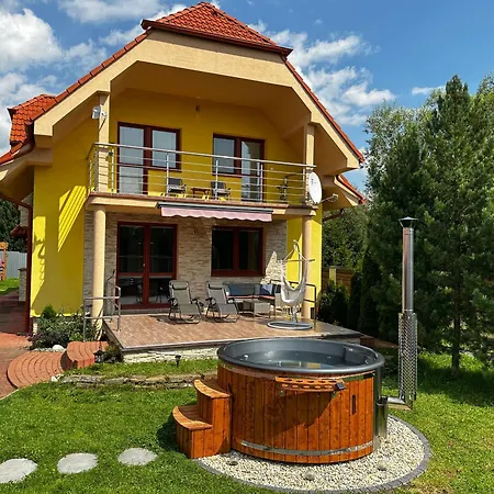 Semesterbostad Bikehouse Vel'ka Lomnica